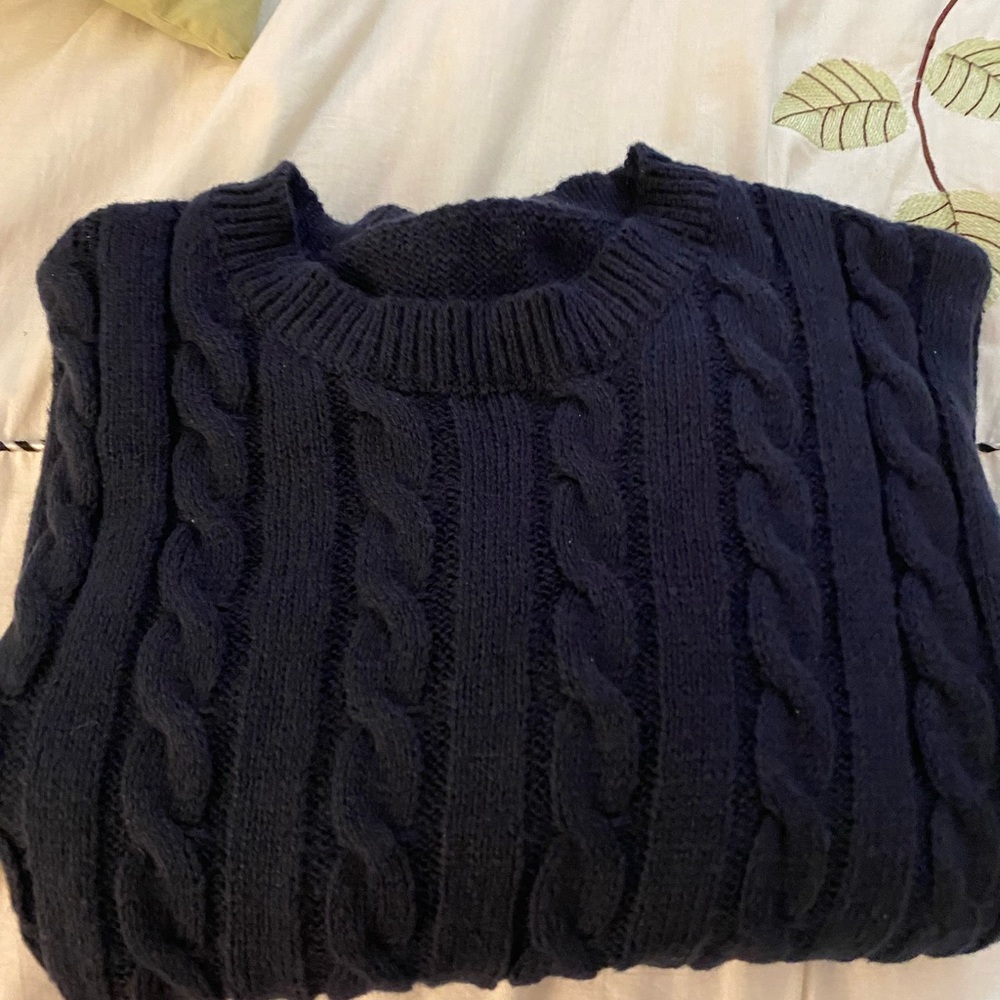 NWOT Danzy Women’s Navy Sweater. Size L. RTV $40.00